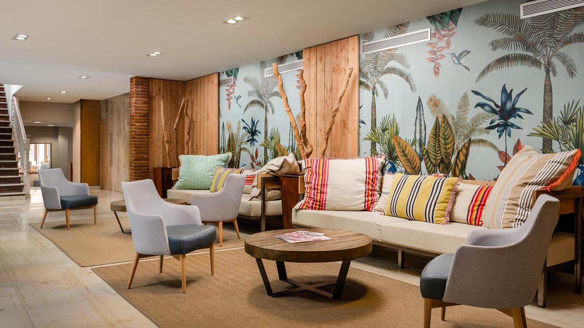 Alegria Maripins Hotel 4*